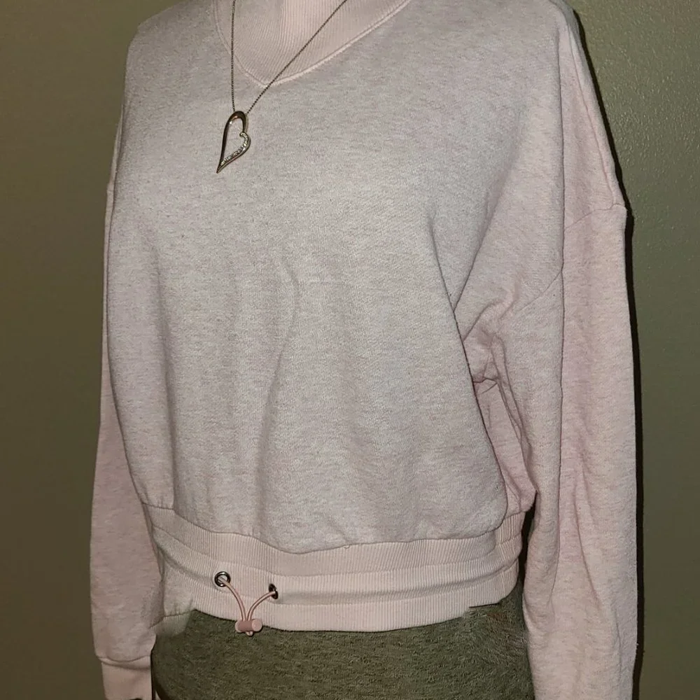 Flirtitude Women's Sweatshirt Relaxed Crop Mock Super Soft Pink Lg Jewelry Free - Picture 12 of 12